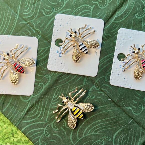 Gold Bee Brooch - Multicolors available - Picture 2 of 8